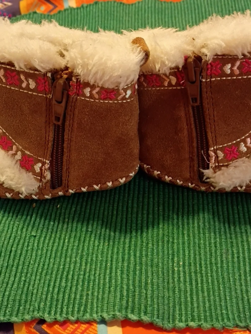 Cozy Brown Faux-Fur Lined Kids Boots with Pink Stitch Detail